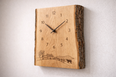 Orologio in legno naturale